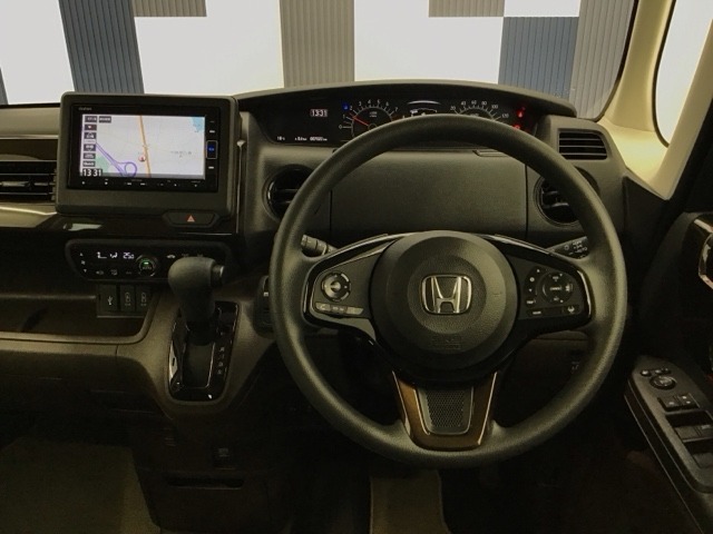 運転しやすいインパネ周りです！見やすいレイアウトで快適なドライブをサポートします！