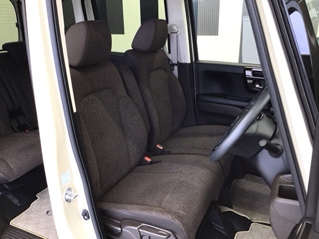 車内は徹底的にクリーニングされているので、快適にお乗りいただけます。
