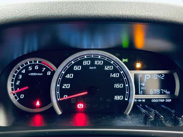 「メーター」視認性の良いメーター類です。入庫時の走行距離を表示しています。
