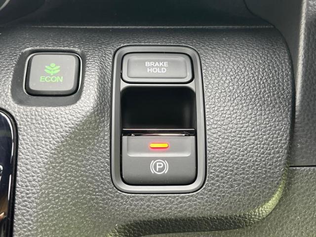 お車に合わせて無料保証以外にも、保証範囲、期間、距離を拡充させた有料保証もご用意しております！中古車の購入が初めてで不安・・・というお客様もご安心ください！
