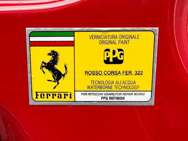 ボディーカラーはフェラーリと言えばのフェラーリレッドカラー、ロッソコルサです！