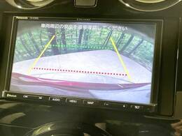 【バックカメラ】駐車時に後方がリアルタイム映像で確認できます。大型商業施設や立体駐車場での駐車時や、夜間のバック時に大活躍！運転スキルに関わらず、今や必須となった装備のひとつです！