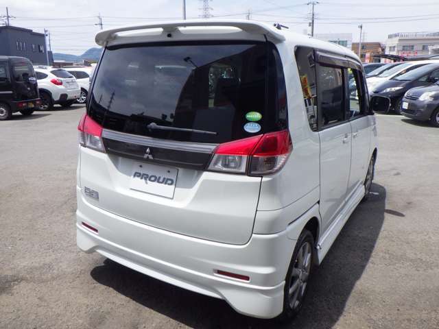 車両入庫チェックではエンジン・機関系をはじめ、電装装備、内装など100項目以上のチェックをしています。試乗も行なっていますのでご安心下さい。