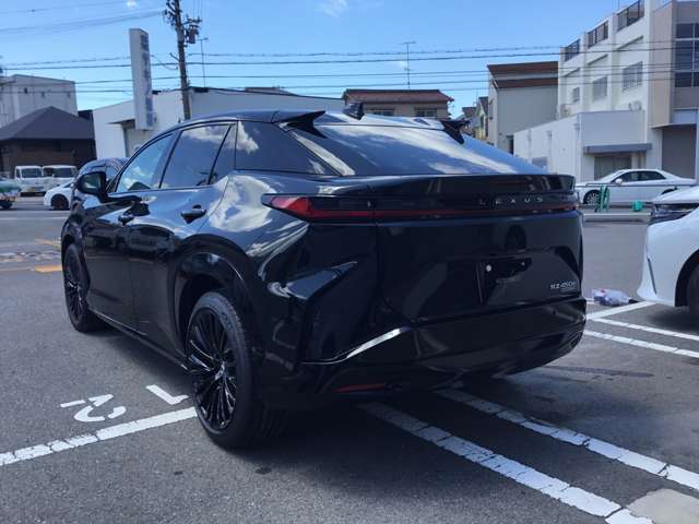 お客様に気持ちよくお車を乗車していただくために、整備や清掃にはこだわりをもって仕上げております^^