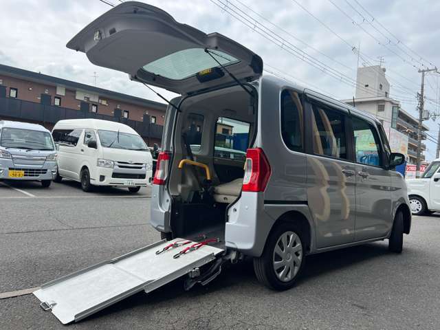 ピュアキーパー(ポリマーコーティング)施工店です！3ヶ月に一度、洗車とご一緒にくり返し施工すると塗装のキレイがどんどん増していき被膜が強くなっていきます詳しくはキーパー技術認定店アイエスオートまで☆