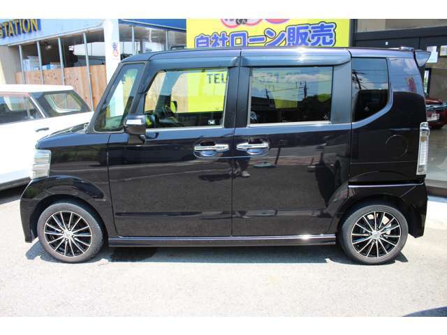 【比べてお得！！】マイカー横綱くんでご購入されたお車には、全車安心6ヶ月無料保証！エンジン、ミッションさらには、ガラス系ボディコーティング付き！総額70,000円相当のサービスをさせていただいております。