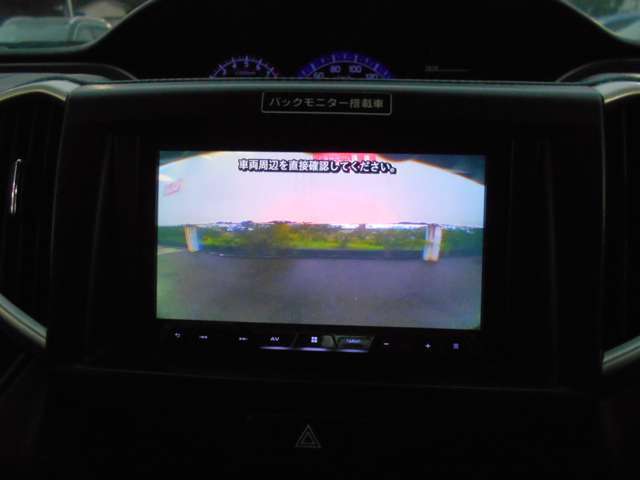 バックモニター付きで駐車もらくらく