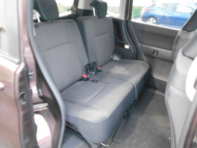 後席も広々快適