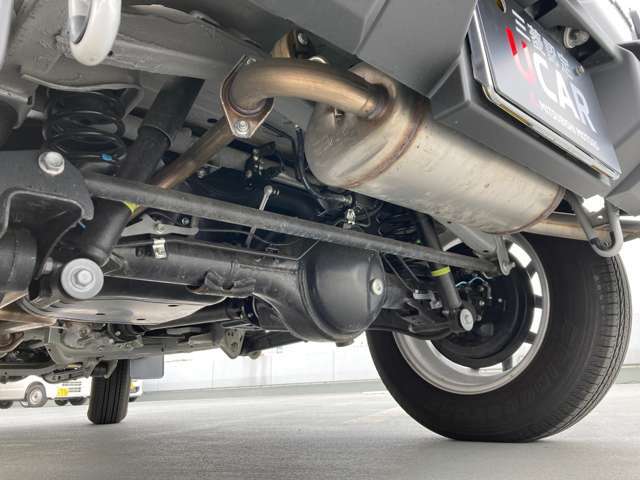 【エンジン下回り】ここきれいさは車の安全を維持するためにもとっても重要なところ☆錆もなくしっかりきれいに管理されていますよ♪