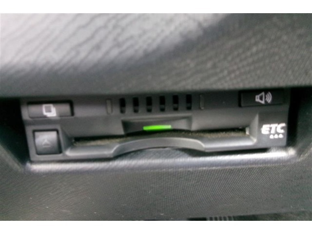 ETC車載器付きです。高速道路の料金所もスムーズに通過できます。