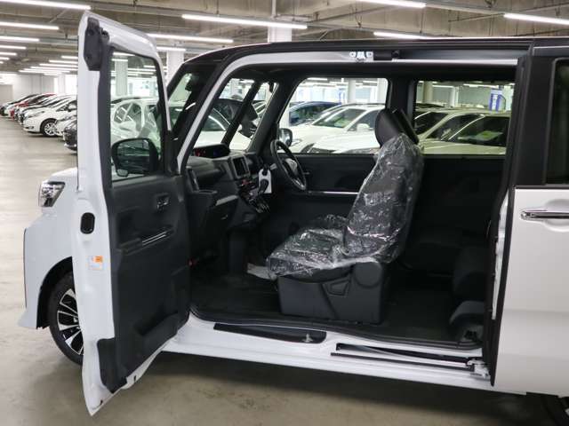 ご納車前のボディガラスコーティングも専門の業者が常駐しておりクオリティの高いコーティングを低価格にてご提供しております♪