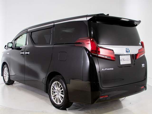 当社はご遠方お客様でも販売OK！ 現車の確認は、電話でお話ししながら、気になる部分を実況中継します。さらに、気になる箇所を含め沢山のお写真をメールや郵送でお送りします。まずは一度お電話、メールにて！