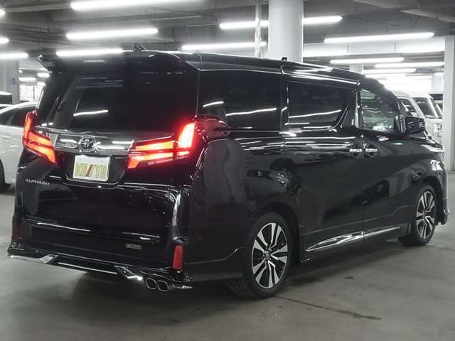 遠方（九州、沖縄除く）のお客様でも陸運局に持ちこまずに名義変更可能ですので店頭納車の場合は余計な諸費用も頂いておりません。遠方陸送納車も格安にてご納車可能です☆自走の場合は交通費相当でお届けも可能です