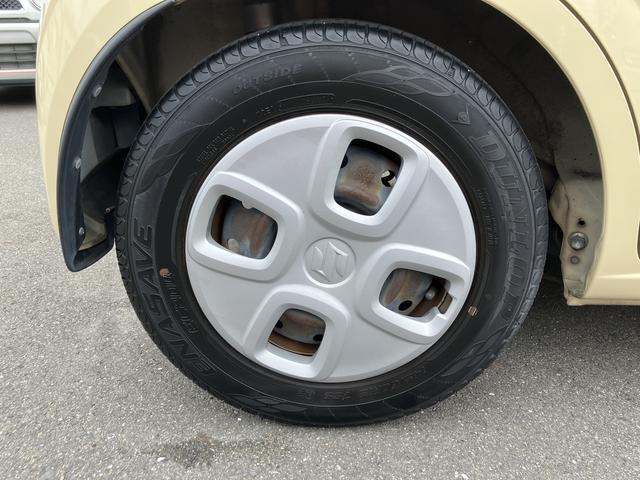 フルホイールキャップです。タイヤは転がり抵抗を低減させたエコタイヤ標準装備☆