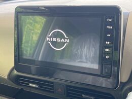 【9インチディスプレイオーディオ】お持ちのスマホやMP3プレイヤーとの無線接続で音楽再生が可能！コードで繋ぐわずらわしさも無く、手軽にお気に入りの音楽を楽しめます。