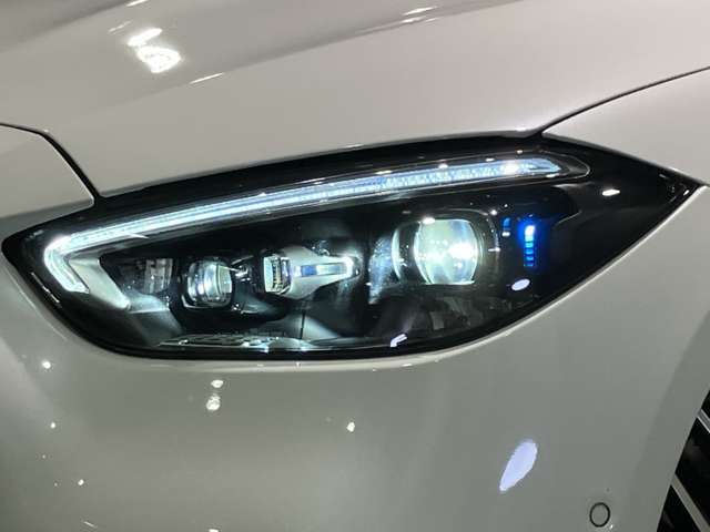 お車でご来店の場合には、首都高1号線『勝島IC』より約5分、首都高湾岸線『大井南IC』から約10分です。お客様用駐車場もございますので、お気軽にお立ち寄りください。