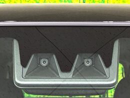 【スマートアシスト】走行中に前方の車両等を認識し、衝突しそうな時は警報とブレーキで衝突回避と被害軽減をアシスト。より安全にドライブをお楽しみいただけます。