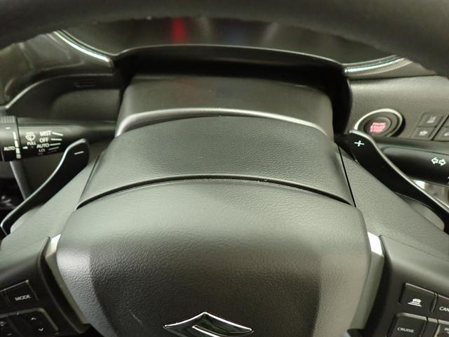 手元でシフトのUP/DOWNができ、手軽にマニュアル車感覚の運転を楽しめる　パドルシフトを装備しています。