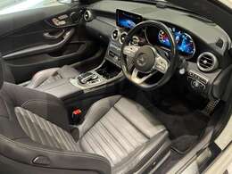 【PRE-SAFE】急ブレーキや危険なステアリング操作等を感知したときに、乗員の安全性を向上させる動作をします。