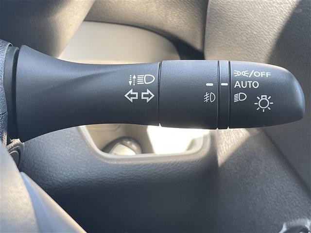 【　オートライト　】オートライトなのでライトの点け忘れを気にすることなく運転が出来ます♪