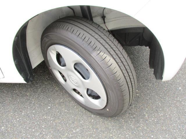 ホイールをドレスアップする純正のホイールキャップ【155/65R14　ラジアルタイヤ】★タイヤの溝もまだまだ！くわしくはスタッフへ。