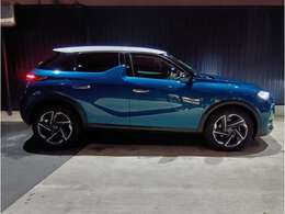 感性を刺激するDSならではのデザインに、様々な運転支援の先進装備が整っており、快適な運転をサポートします。※本車両は弊社納車整備センターにて展示中、ご覧になられる際は事前に当店までご連絡ください