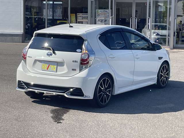 業者によるルームクリーニング実施☆室内の細かい所からエンジンルームまでキレイになった状態でお渡し致します♪