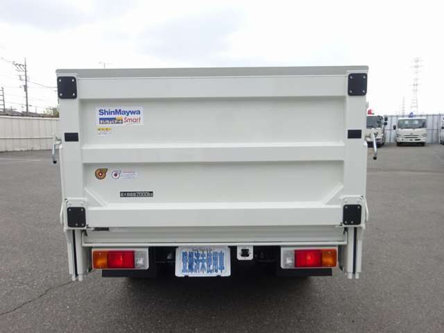 日野自動車 デュトロ Wキャブ平ボディ 垂直PG付 4ナンバー 2t積
