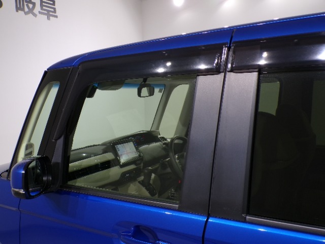 ドアバイザー付きですので、雨の日でも換気ができてとても便利です！
