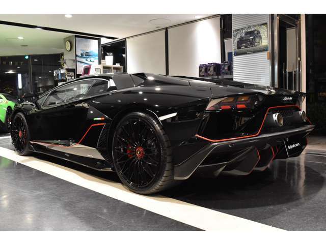 ランボルギーニ アヴェンタドール LP780-4 ウルティメ 4WD 2022