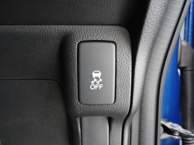 VSA搭載でクルマの横滑りを制御し、「走る曲がる止まる」の全領域でクルマの安定性を確保するためのシステムです！