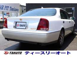 外装に目立つ大きな傷、ヘコミも無くとてもキレイです。当店では別途で加修費が発生しないように目立つキズなど有る車輌は事前に加修して展示しております。