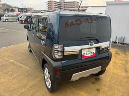 リヤドア・リヤクォーター・バックドアウィンドウにスモークドガラスを採用