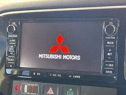 【純正ナビ】人気の純正ナビを装備しております。ナビの使いやすさはもちろん、オーディオ機能も充実！キャンプや旅行はもちろん、通勤や買い物など普段のドライブも楽しくなるはず♪