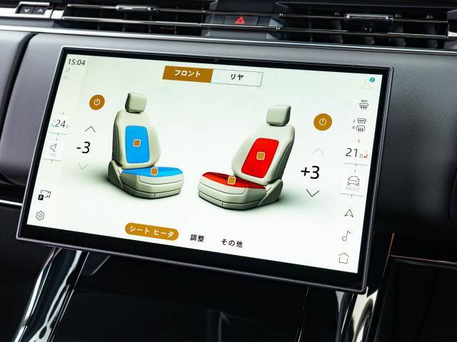 前席シートクーラー＆ヒーター、後席シートヒーター搭載！季節のよっては欠かすことのできないポイントの高い装備と言えます！ナビ画面で前後席共に操作可能。エアコンも前後席独立で使用可能です！