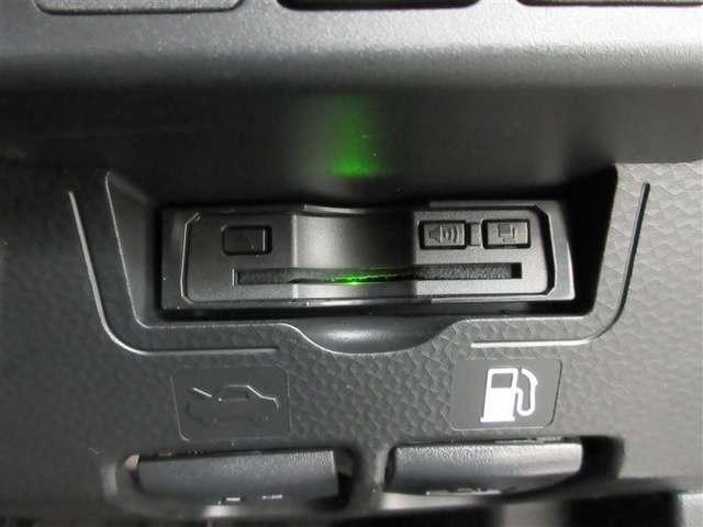 ETC車載器付きです。高速道路の料金所もスムーズに通過できます。
