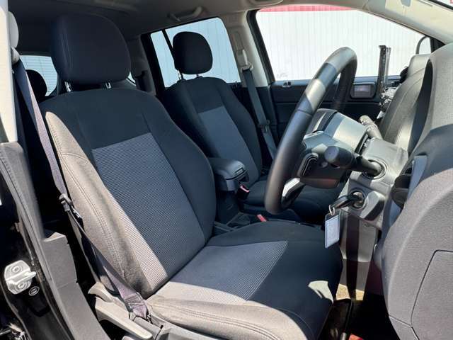 運転席シート廻りは使用感も少なく、良好な状態となっています。丁寧に使われていたことがよくわかります。
