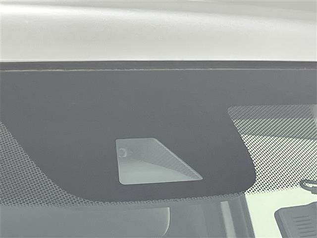 【Honda SENSING】ホンダの安全装備を搭載しています！機能には限界があるためご注意ください。◆搭載機能例：衝突軽減ブレーキ/歩行者事故低減ステアリング/路外逸脱抑制/標識認識/ACC