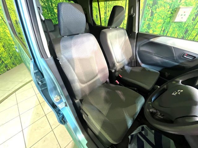 運転席シート廻りは使用感も少なく、良好な状態となっています。丁寧に使われていたことがよくわかりますね。