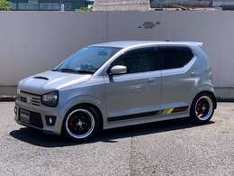 認証・指定工場にて12ヶ月法定整備の実施。エンジンオイル交換及び消耗品があれば交換してからの御納車になります。総額表示の車輌は車輌代に点検整備費用が含まれています。