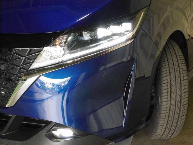 ■LEDヘッドライトが装備されています。暗い夜道でも明るく見やすいです☆