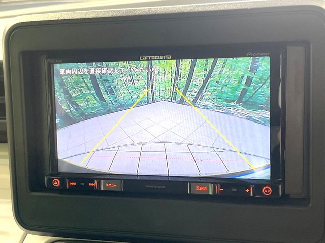 【バックカメラ】駐車時に後方がリアルタイム映像で確認できます。大型商業施設や立体駐車場での駐車時や、夜間のバック時に大活躍！運転スキルに関わらず、今や必須となった装備のひとつです！
