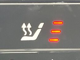 ●フロントシートヒーティング：運転席・助手席共に三段階で調節が可能なシートヒーターを装備しております。季節を問わず快適にご使用いただけます。