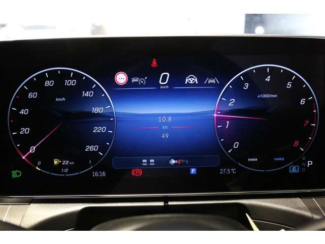 昼夜を問わず計器類はいつでも見やすいので安全に運転できます。また、どのモデルでも基本設計が共通の為乗り換えても違和感がありません。