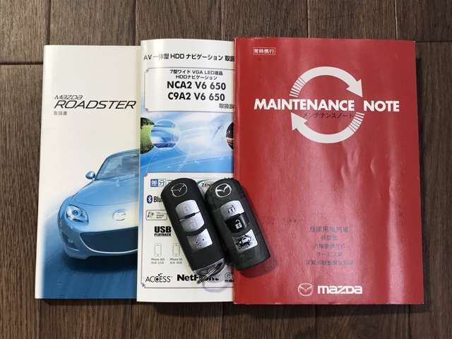 取扱書＆整備手帳揃っております☆遠くからドアの開錠施錠が出来る便利なキーレスを装備しています。