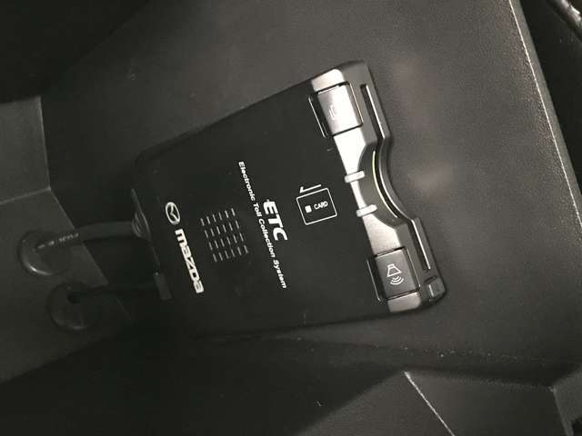 ☆最近増えてきましたスマートインターチェンジは、このETC車載器が無ければ通過することができません。もはや無くてはならない必須アイテムですね。☆