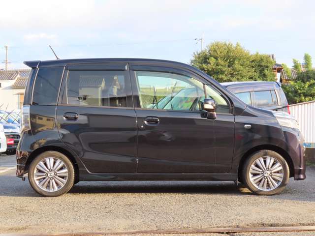 もしさらに詳しく、細かい部分の状態を画像で確認したい、等のご要望が有ればお気軽にお問い合せ下さい。ご指定箇所の写真を撮り、直接メールでお送りさせて頂きます♪