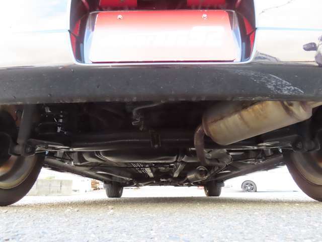 下回りの画像です。当店には国家整備士が常駐しております！ご購入後の修理、メンテナンスも安心してお任せください。