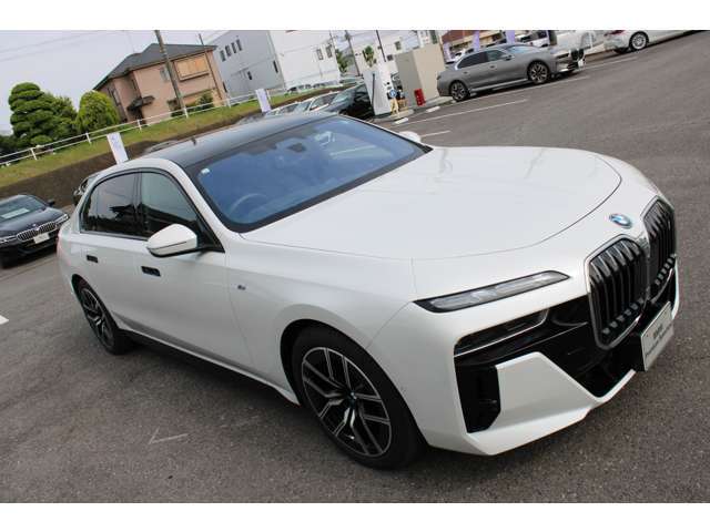 ご納車前の点検整備費、そしてご納車後の認定保証料は全て車両価格に含まれております。詳細は、茨城BMW BPS土浦
