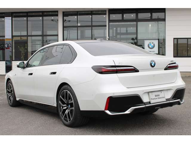 BMW/MINIを展示！大型展示場でお気に入りの車両を見つけてください♪